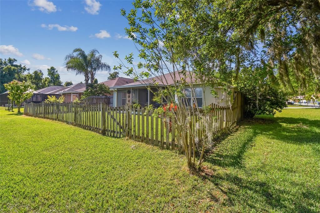 Recently Sold: $425,000 (4 beds, 2 baths, 2034 Square Feet)
