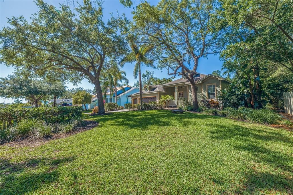 Recently Sold: $775,000 (4 beds, 3 baths, 2454 Square Feet)