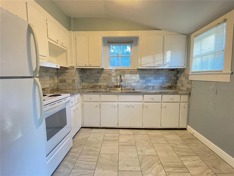 For Rent: $1,425 (2 beds, 2 baths, 900 Square Feet)