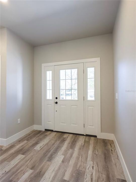 Active With Contract: $359,900 (3 beds, 2 baths, 1668 Square Feet)