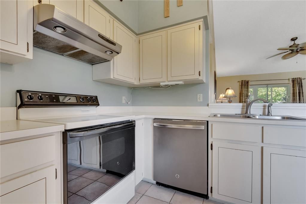 Recently Sold: $542,000 (3 beds, 2 baths, 1819 Square Feet)