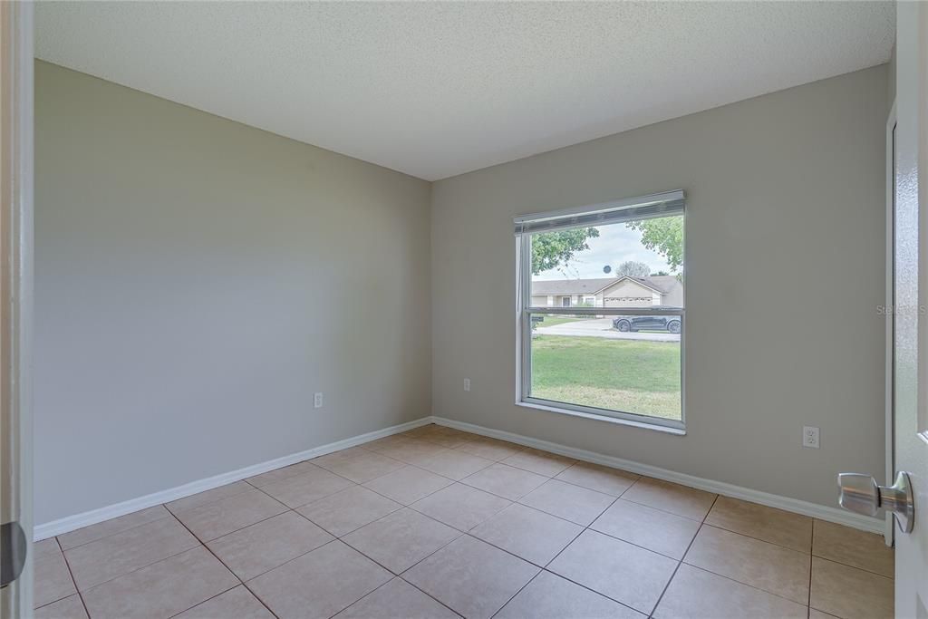 For Sale: $305,000 (3 beds, 2 baths, 1206 Square Feet)
