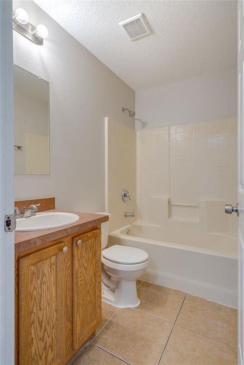 待售: $305,000 (3 贝兹, 2 浴室, 1206 平方英尺)