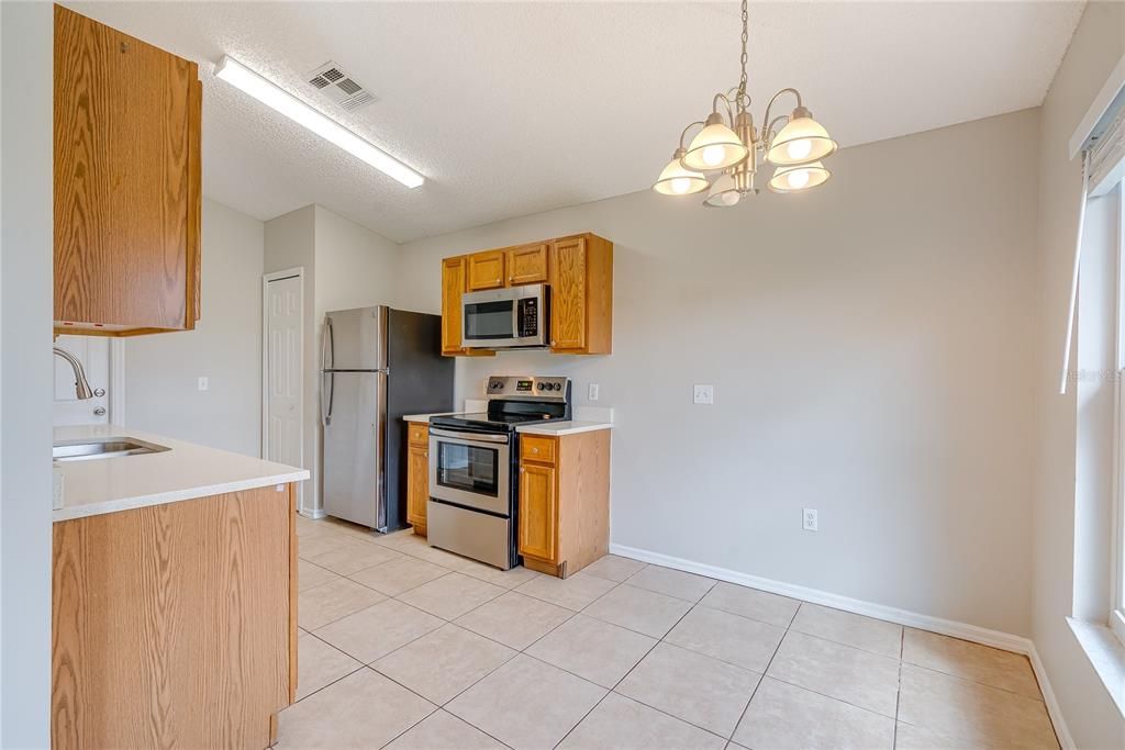 For Sale: $305,000 (3 beds, 2 baths, 1206 Square Feet)
