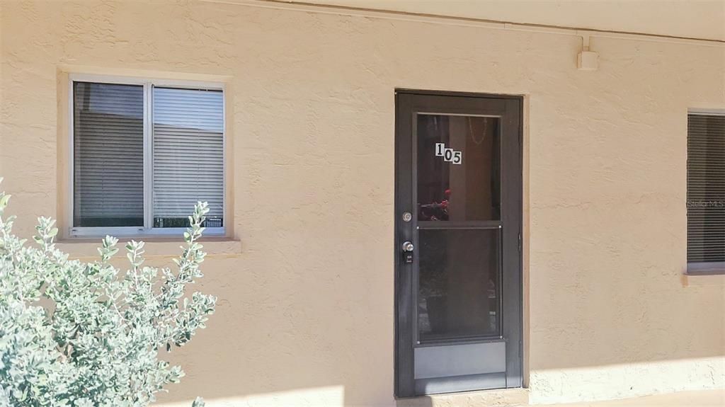 Recently Rented: $1,399 (2 beds, 1 baths, 936 Square Feet)