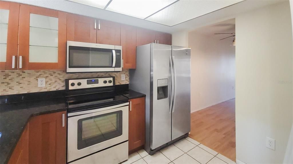 Recently Rented: $1,399 (2 beds, 1 baths, 936 Square Feet)