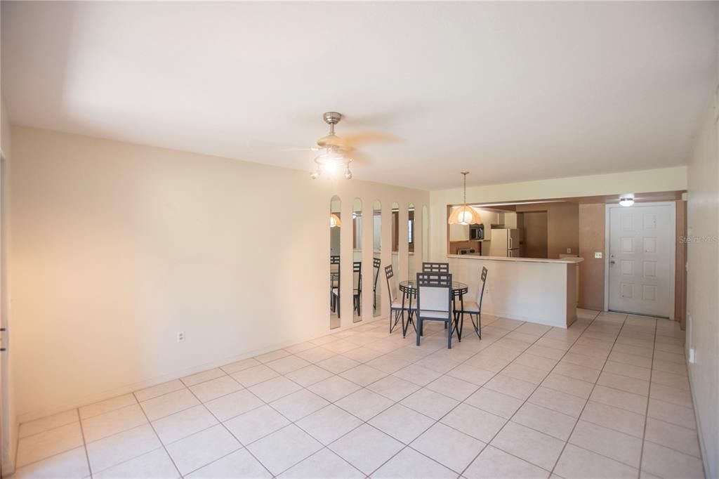 Active With Contract: $199,000 (2 beds, 2 baths, 935 Square Feet)