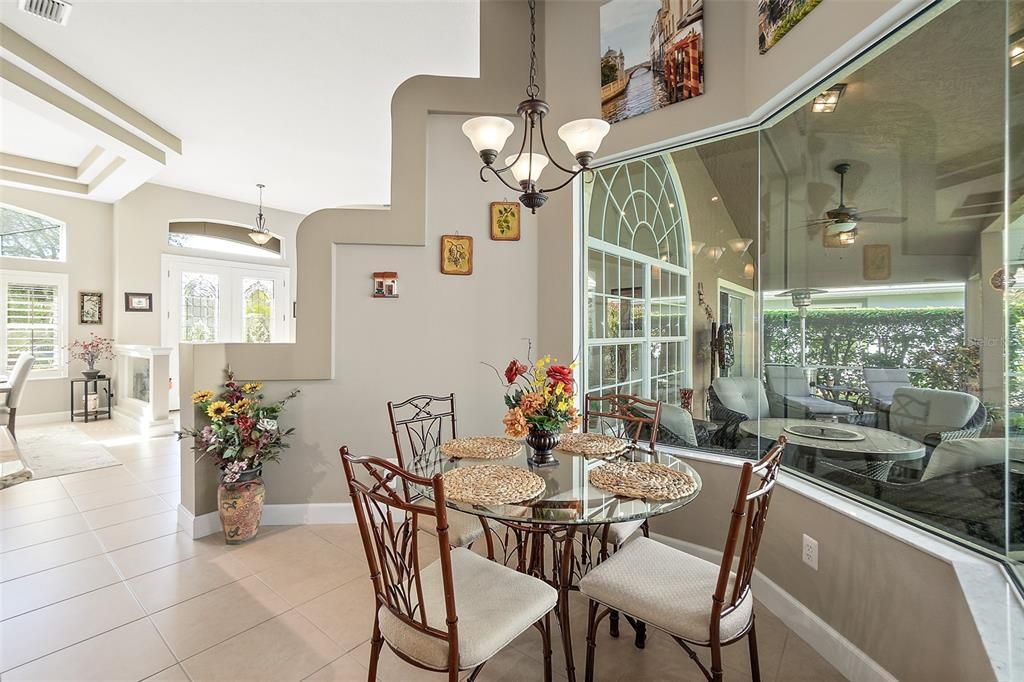 Breakfast Nook w/Wall of Windows for Great Views