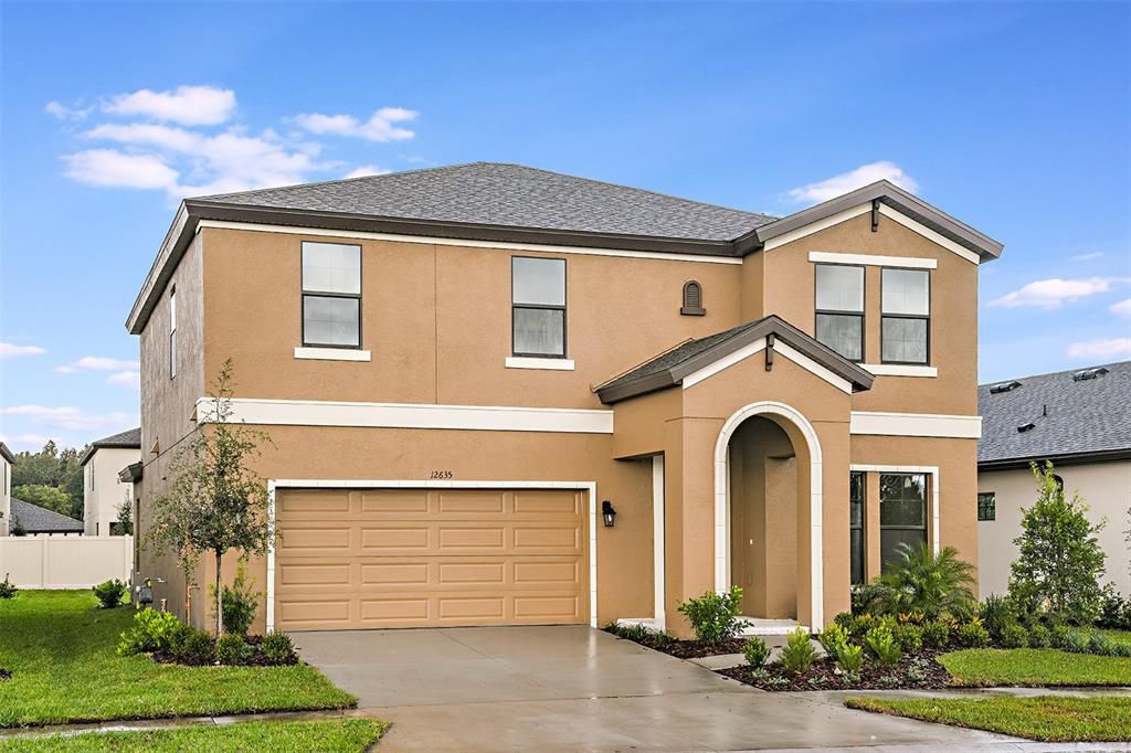 Active With Contract: $552,280 (4 beds, 2 baths, 2731 Square Feet)