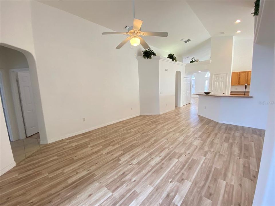 Active With Contract: $2,400 (4 beds, 3 baths, 1917 Square Feet)