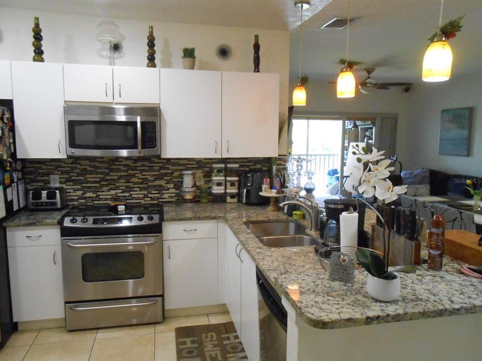 For Sale: $299,000 (3 beds, 2 baths, 1200 Square Feet)