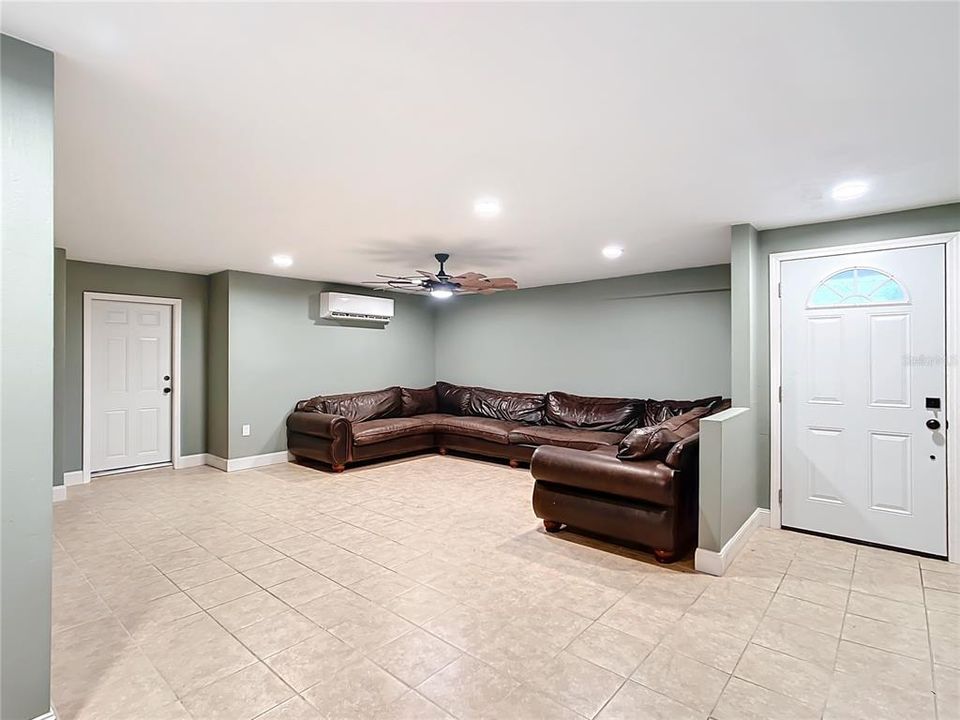 Active With Contract: $387,500 (3 beds, 3 baths, 2106 Square Feet)