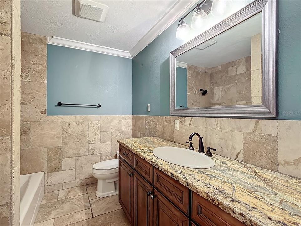 For Sale: $387,500 (3 beds, 3 baths, 2106 Square Feet)