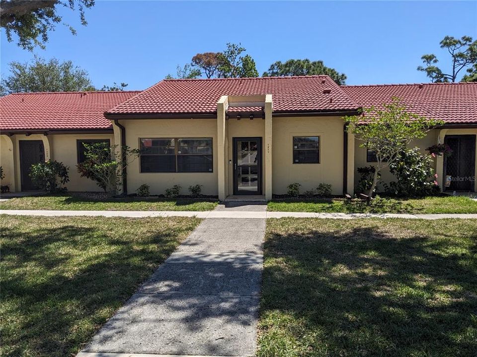 Recently Sold: $264,900 (2 beds, 2 baths, 1098 Square Feet)