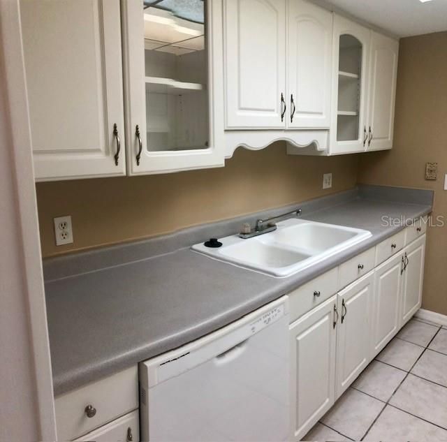 Active With Contract: $249,000 (2 beds, 1 baths, 1184 Square Feet)