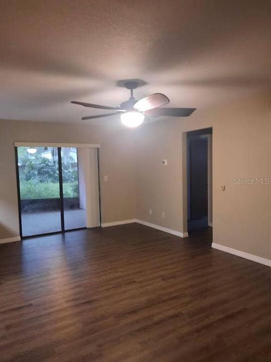 Active With Contract: $249,900 (3 beds, 2 baths, 1696 Square Feet)