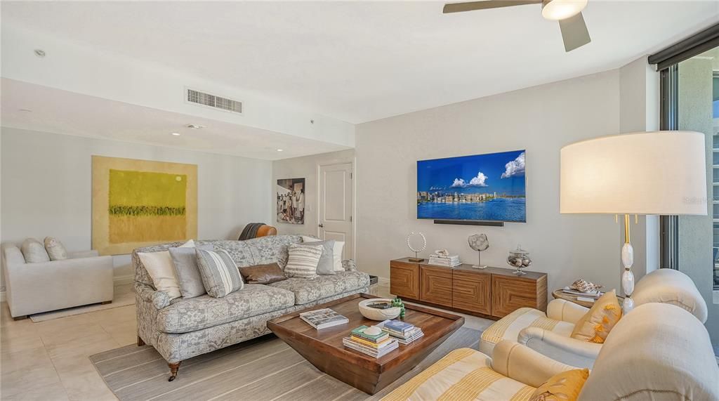 Active With Contract: $1,595,000 (2 beds, 2 baths, 1585 Square Feet)