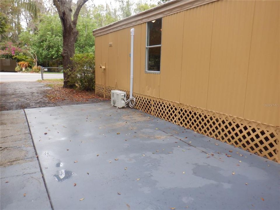 Active With Contract: $98,000 (2 beds, 1 baths, 784 Square Feet)