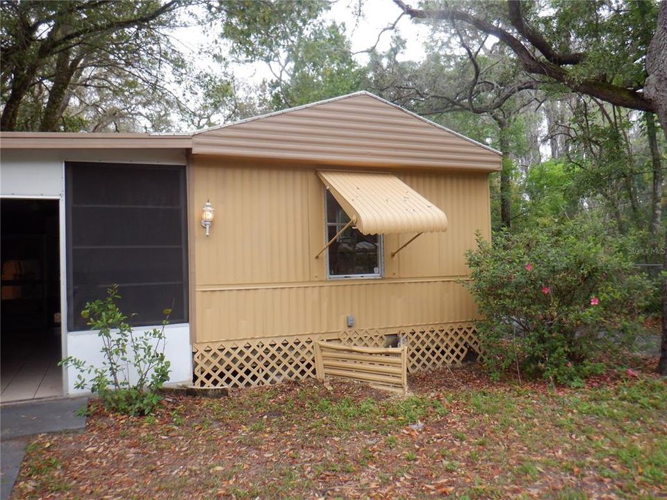 Active With Contract: $98,000 (2 beds, 1 baths, 784 Square Feet)