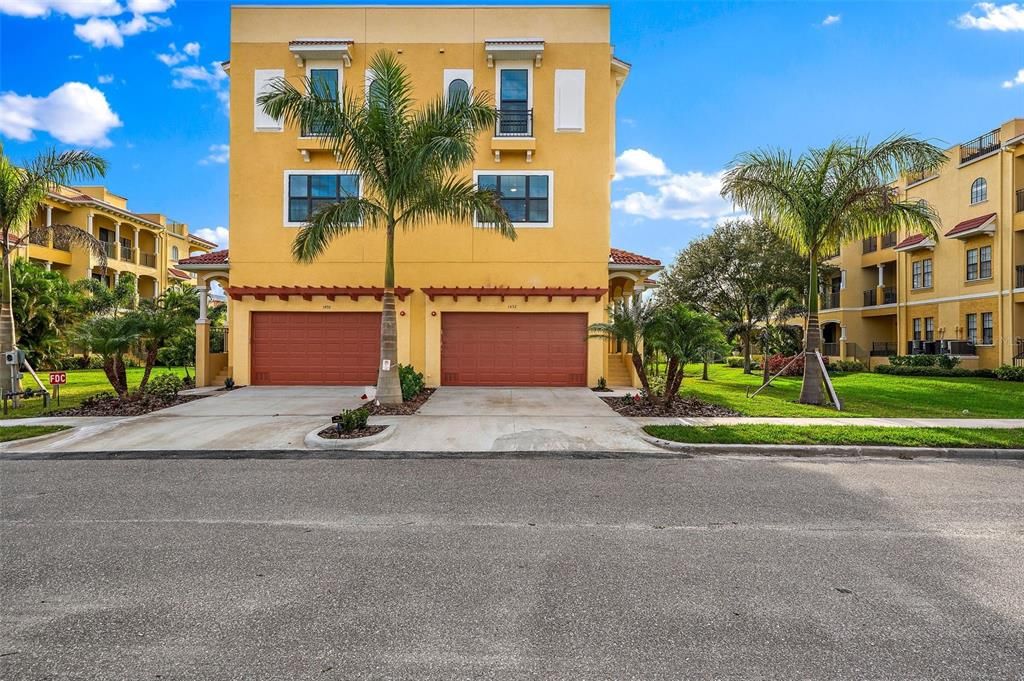 Active With Contract: $1,025,000 (4 beds, 3 baths, 3025 Square Feet)