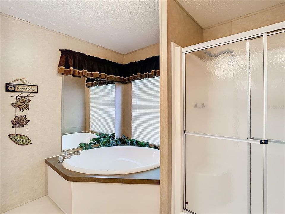 最近售出: $200,000 (3 贝兹, 2 浴室, 1246 平方英尺)
