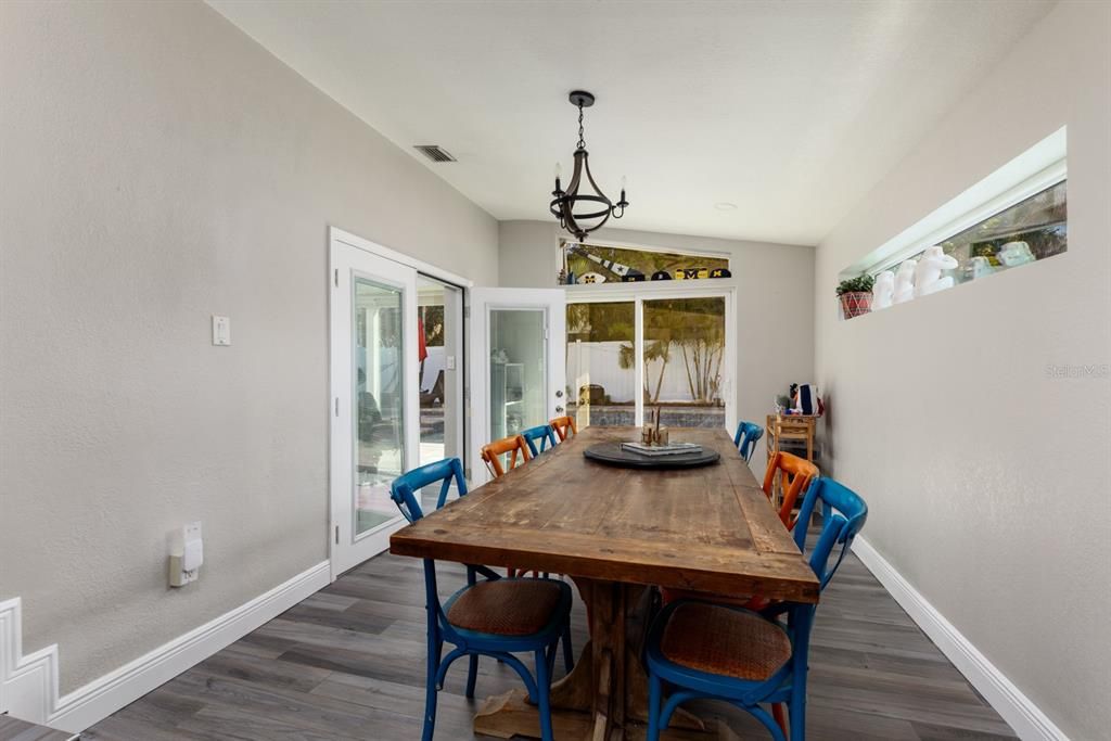 For Sale: $1,075,000 (3 beds, 2 baths, 1616 Square Feet)