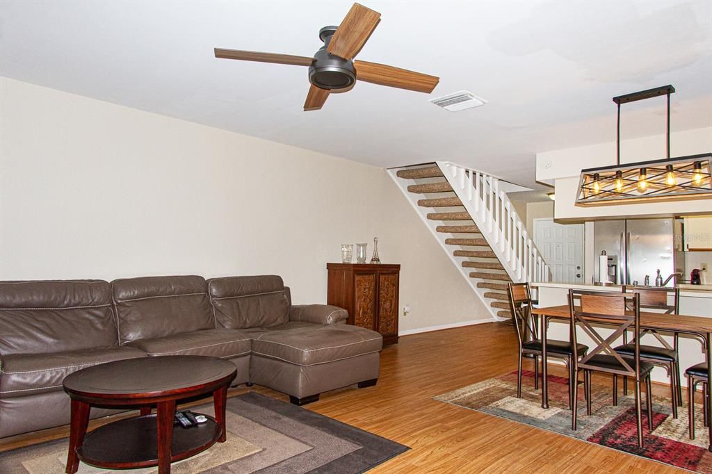 For Sale: $235,000 (2 beds, 2 baths, 1150 Square Feet)