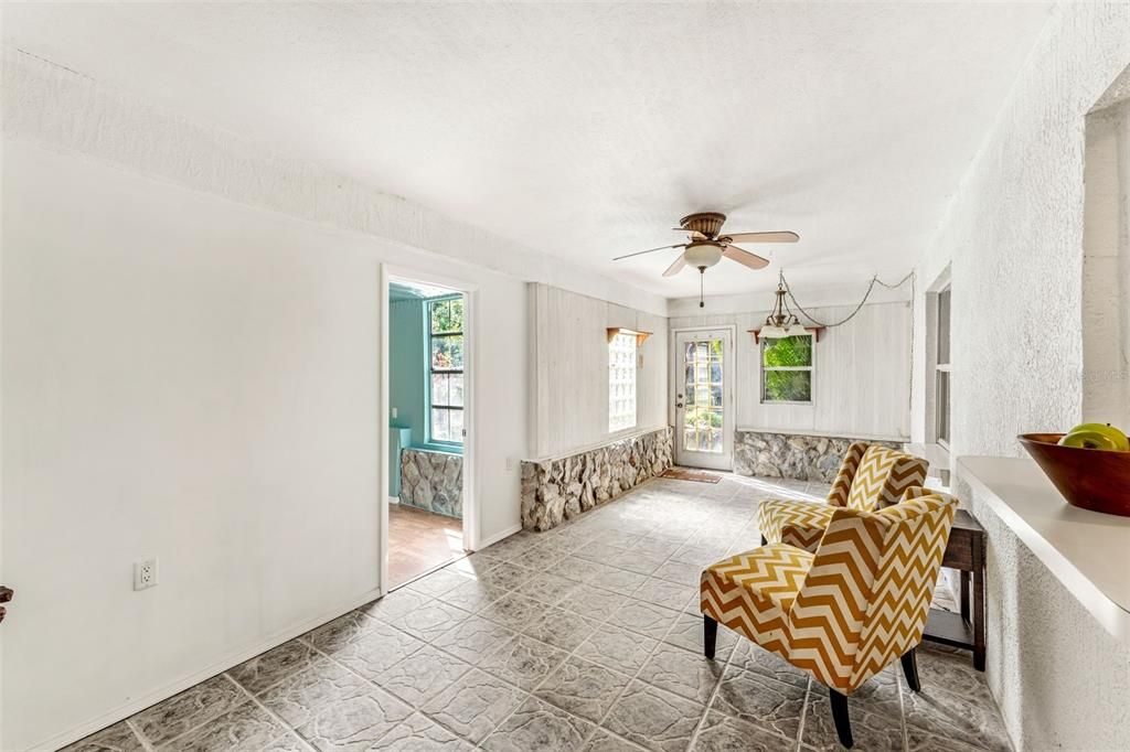 Active With Contract: $350,000 (3 beds, 2 baths, 1673 Square Feet)