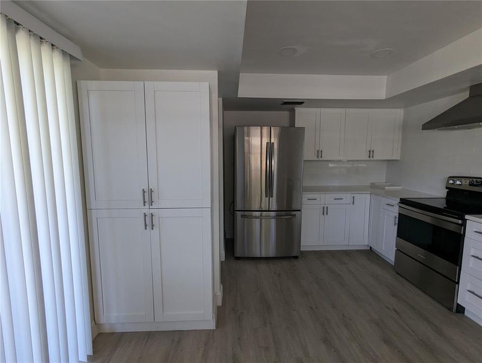 Active With Contract: $2,250 (2 beds, 2 baths, 1250 Square Feet)
