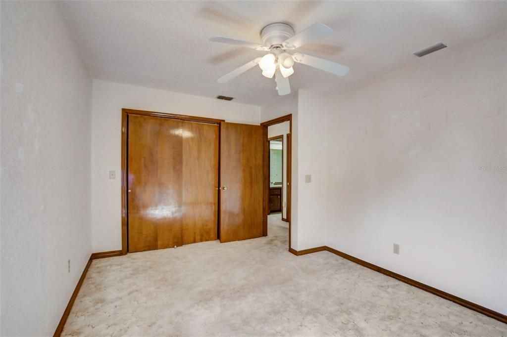 Recently Sold: $279,900 (3 beds, 2 baths, 1910 Square Feet)