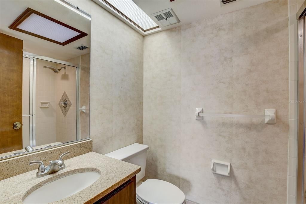 最近售出: $279,900 (3 贝兹, 2 浴室, 1910 平方英尺)