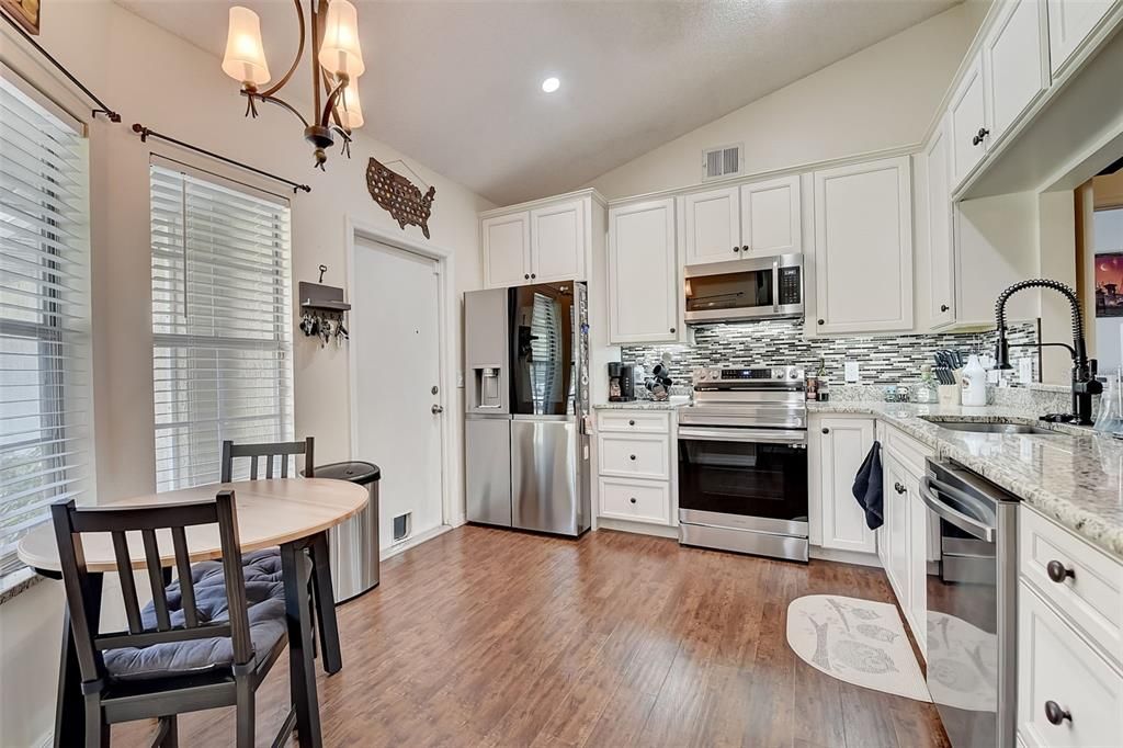 For Sale: $419,900 (3 beds, 2 baths, 1234 Square Feet)