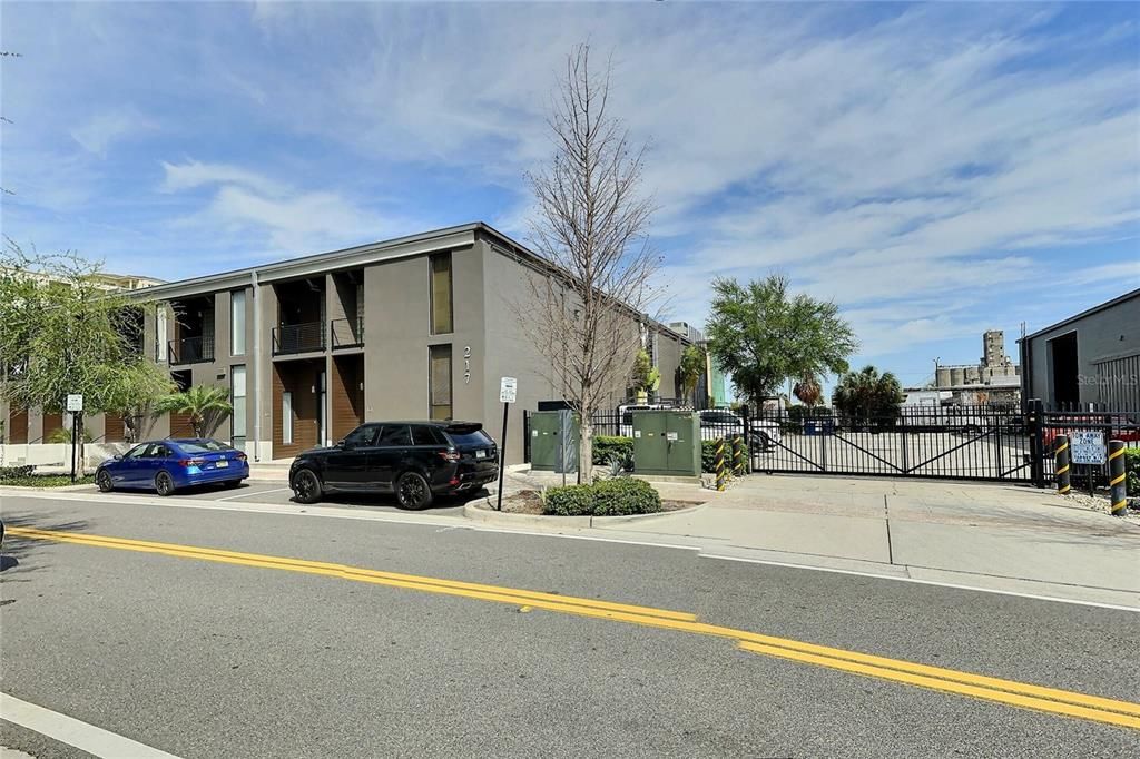 Recently Rented: $3,600 (2 beds, 2 baths, 1263 Square Feet)