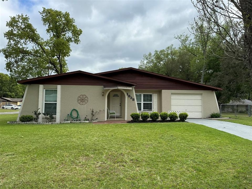 Recently Sold: $224,900 (2 beds, 2 baths, 904 Square Feet)