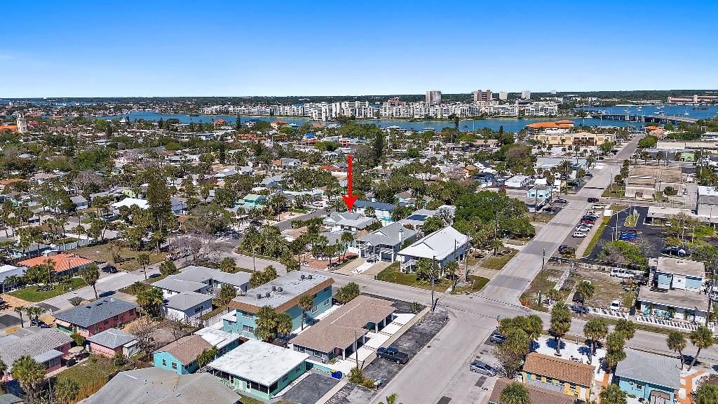 Recently Sold: $810,000 (3 beds, 2 baths, 1763 Square Feet)