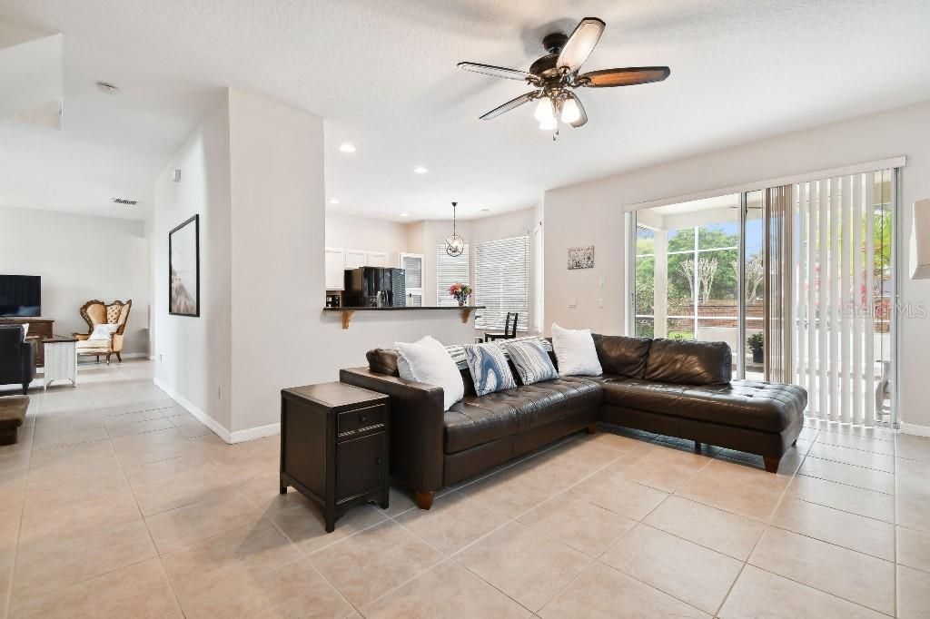 Active With Contract: $575,000 (4 beds, 2 baths, 2547 Square Feet)