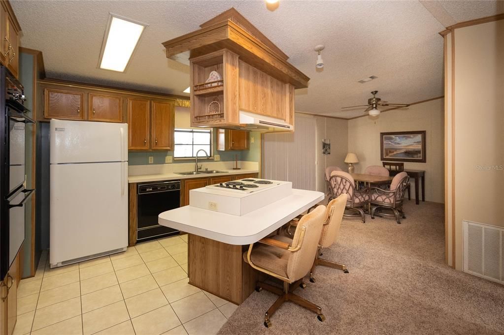 For Sale: $149,500 (2 beds, 2 baths, 1344 Square Feet)
