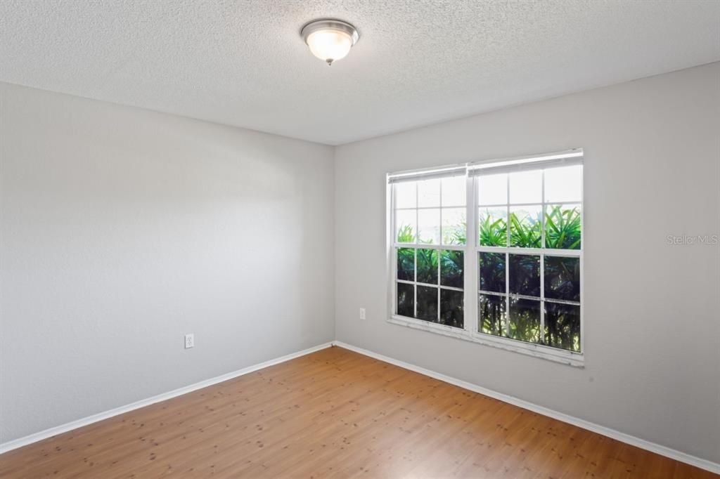 For Sale: $335,000 (3 beds, 2 baths, 1659 Square Feet)