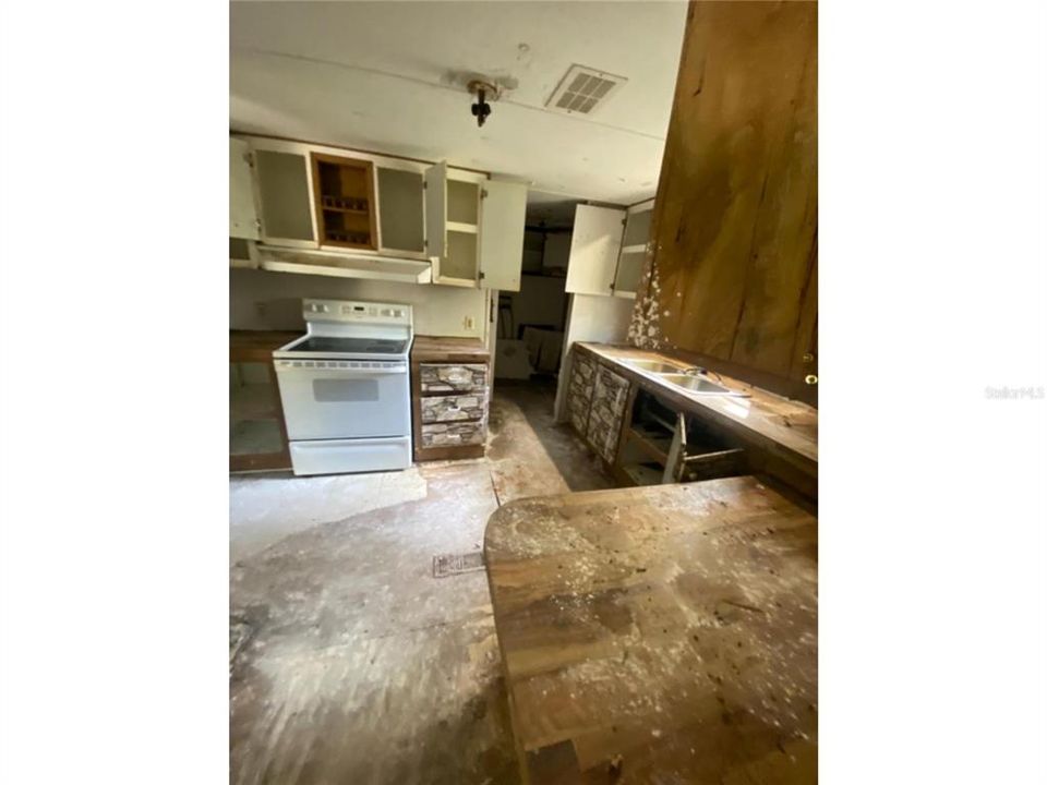 For Sale: $64,500 (3 beds, 2 baths, 1080 Square Feet)