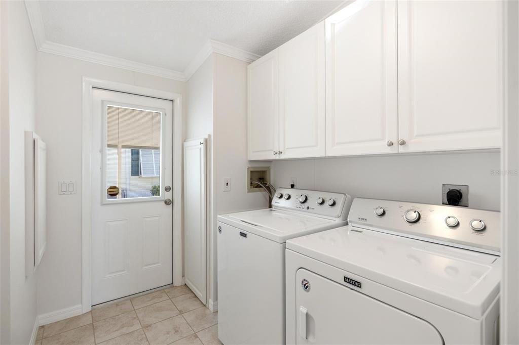 Active With Contract: $239,900 (2 beds, 2 baths, 1322 Square Feet)