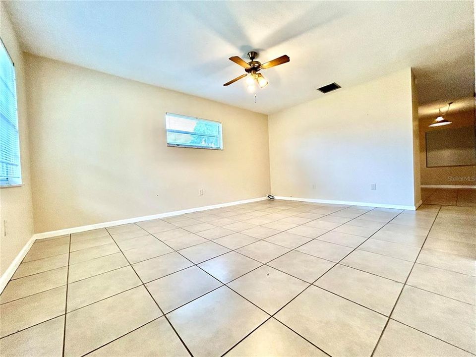 Recently Rented: $1,500 (2 beds, 1 baths, 986 Square Feet)