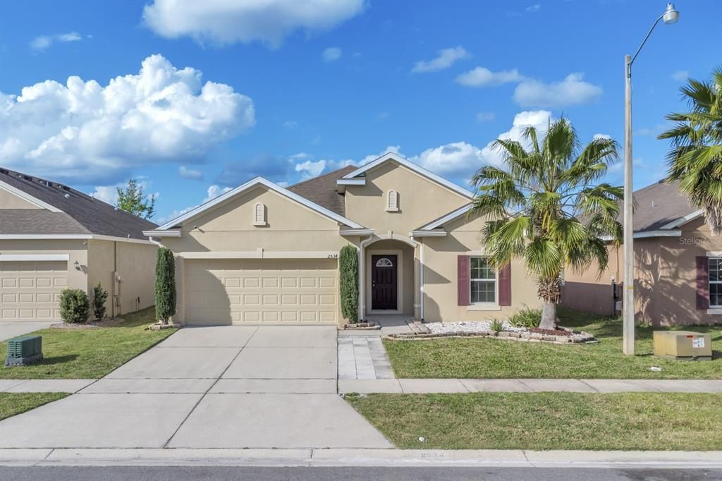 Active With Contract: $419,000 (4 beds, 2 baths, 1843 Square Feet)