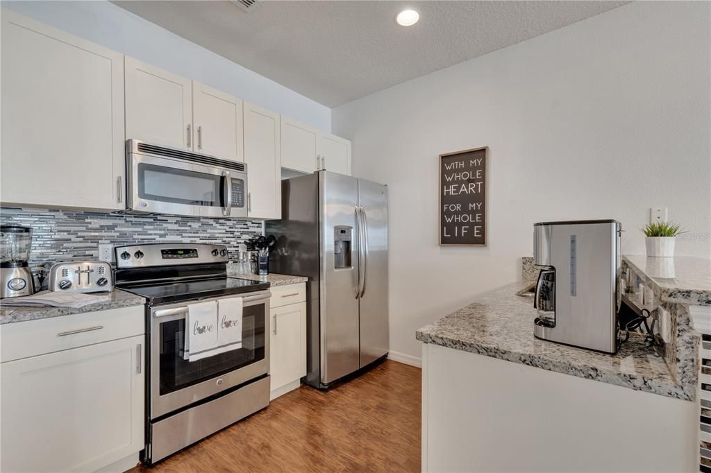 For Sale: $350,000 (3 beds, 2 baths, 1300 Square Feet)