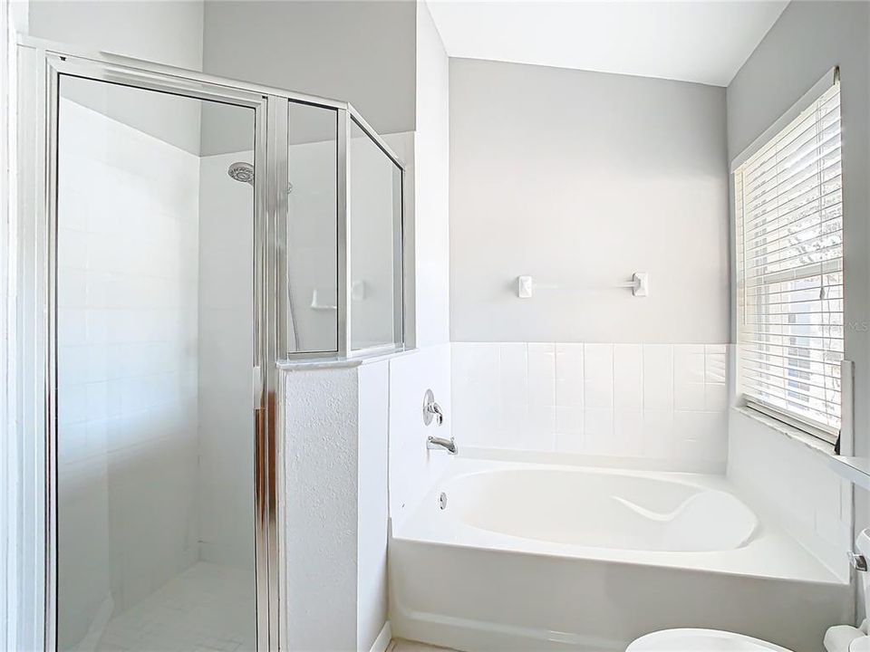 待售: $385,000 (4 贝兹, 3 浴室, 1833 平方英尺)
