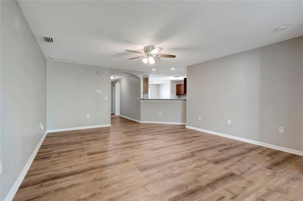 For Sale: $335,000 (3 beds, 2 baths, 1484 Square Feet)