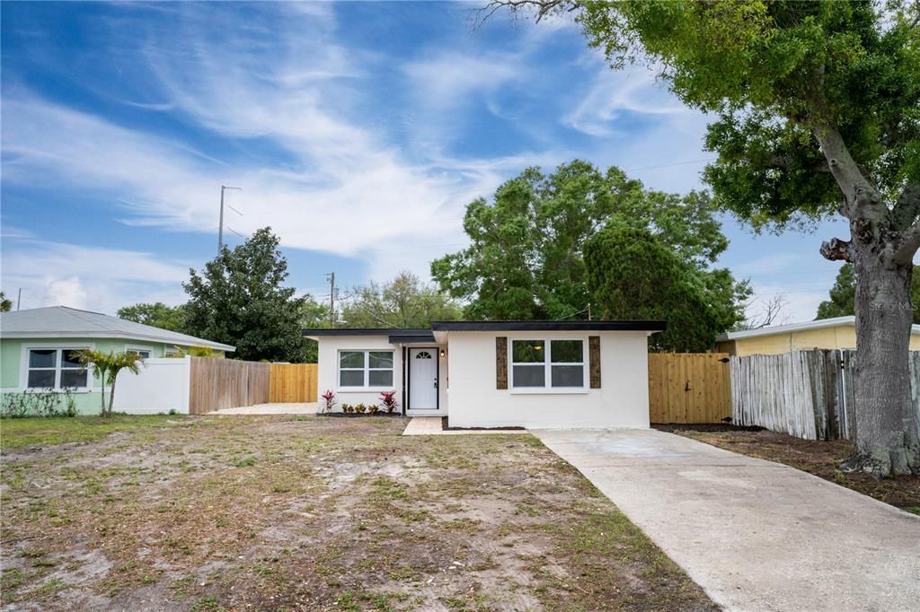 Recently Sold: $337,000 (2 beds, 1 baths, 1040 Square Feet)
