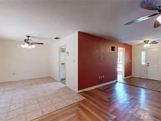 Activo con contrato: $349,000 (3 camas, 2 baños, 1528 Pies cuadrados)