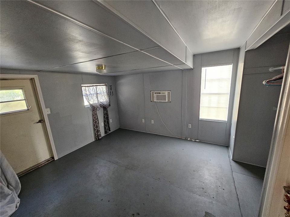 For Sale: $109,000 (2 beds, 2 baths, 624 Square Feet)