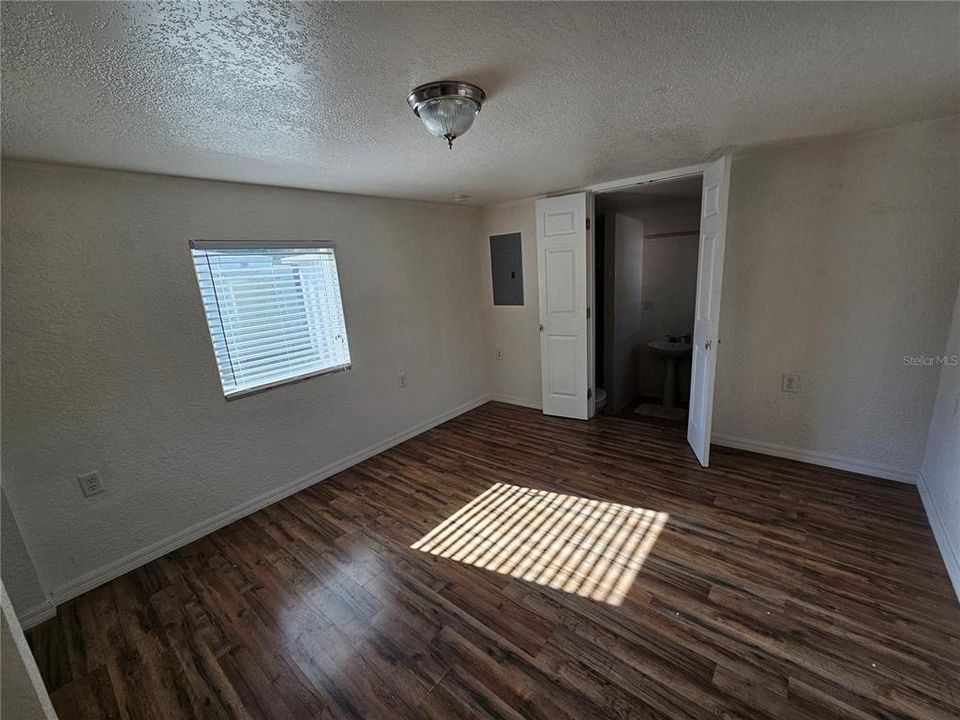 For Sale: $115,000 (2 beds, 2 baths, 624 Square Feet)