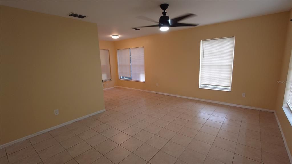 For Rent: $1,595 (3 beds, 2 baths, 1100 Square Feet)